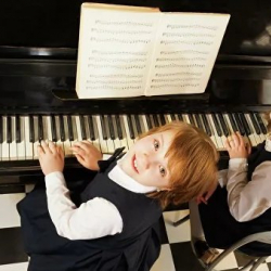 Ученые выяснили, как музыкальное образование влияет на человека