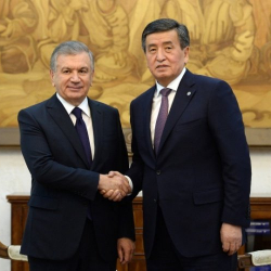 Президент Узбекистана Шавкат Мирзиеев поздравил Президента Сооронбая Жээнбекова с днем рождения