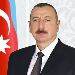 Президент Азербайджана Ильхам Алиев поздравил Президента Сооронбая Жээнбекова с днем рождения