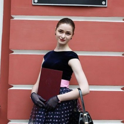 ВИДЕО - Карыган көңүлдөшүнүн колунан жиликтенген Екатерина жерге берилди 