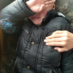 Бишкекте адашып кеткен Жумгалдык кичине бала менен тай эжеси табышты