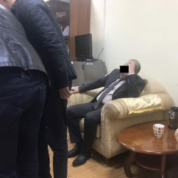 200 миң доллар пара алган прокурор 5 жылга эркинен ажыратылды