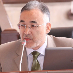 Турсунбай Бакир уулу: "Кайчы пикирлер болбош үчүн сот процесстери жабык эмес, ачык түрдө жүрүшү керек"