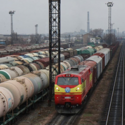 Жээнбеков: "Кытай-Кыргызстан-Өзбекстан темир жолун долбоорлоого Россия 200 млн. рубль бөлдү"