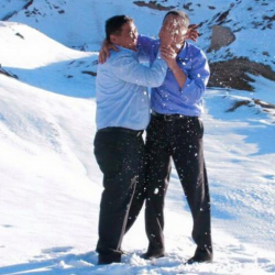 “Ата-Журттан” “талак” алган “Республика” парламенттик шайлоого жалгыз барганга аргасыз болууда