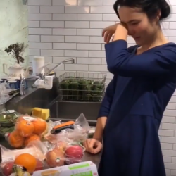 ВИДЕО - Японияда ресторан ачкан Аселдин ыйлаганын көрүп, дүйнө боюнча аны колдогон пикирлер жазылууда