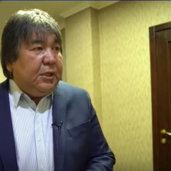 Садык Шер-Нияз: “Музейде жылаңач аял чыгып койгондон асман жерге түшүп кетпейт!”