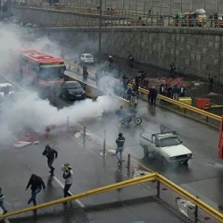 Иранда митингден каза болгондордун саны 200дөн ашты