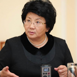 Айылдыктарды кемсинткен Роза Отунбаева экс-президент макамынан ажырайбы?