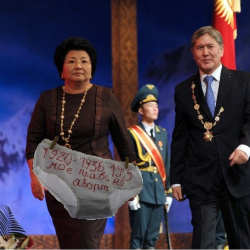 Улуттун уңгусун түзгөн элеттиктерди кемсинткен Роза Отунбаева экс-президент деген макамга татыктуу эмеспи?   