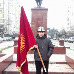 Баялы, "7-апрель" баатыры: "Отунбаева үчүн ок жегениме өкүнөм!"