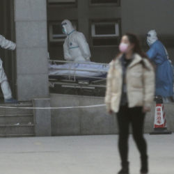 Уханда россиялык жана  кыргызстандык жарандардын саны аныкталды