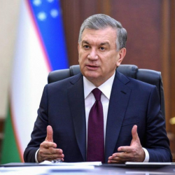 Мирзиёев Өзбекстанда 25 жылдан ашык жашаган адамдарга жарандык берүүнү убадалады