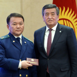 ВИДЕО - Ажо каарданды, Өткүрбек өткүрлүгүн кыла элек