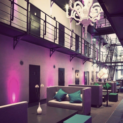 Голландияда түрмөлөр жабылууда а биздечи?