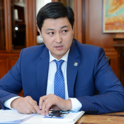 Марипов сөгүш алды, маани деле берген жок!