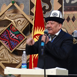 Азимбек Бекназаров, Кыргызстандын Малайзиядагы элчиси: “Президент жалгыз иштеп жатат, калганы колтуктан колтукка өткөндөр!”