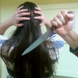 Мейманканада аял менен эркек бычакташып, эс-учун жоготкон абалда табылды