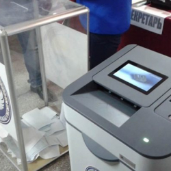 Депутат БШК төрайымына: Жергиликтүү шайлоону жыргатпаган, парламенттик шайлоону кыйратасыңарбы?