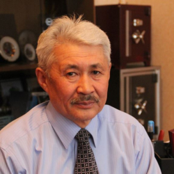 Турсунбек Акун, экс-акыйкатчы: “Тажик бийлиги элди бөлүп, жарууга шарт түзгөн, улуттар аралык жаңжалды  жарата турган кеп айткан чиновникке катуу чара көрүп, жазалашы керек”