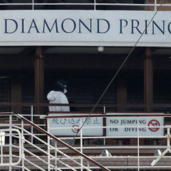 ВИДЕО- Карантинге алынган Diamond Princess лайнериндеги жашоо кандай?