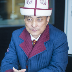 Ибраев эмнеге өзү тууралуу айтылган сын-пикирге жооп бере албай мукактанат?