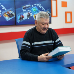 Азимбек Бекназаров: 