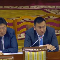 Ой-тобоо, өзү иштеген кызматтын так аталышын билбеген жетекчи сөрөйлөр бар экен, эй!