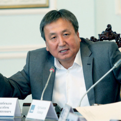 Асылбек Жээнбеков: 