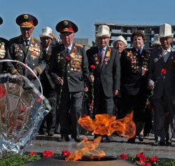 Согуштун 251 ардагерине майрамга карата канча сомдон берилет?