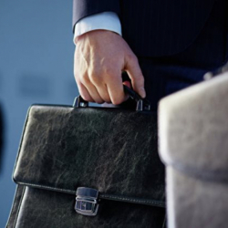 Мамлекетке чыккынчылык кылууга айыпталган подполковник 12 жылга соттолду