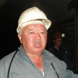 «Сымап» комбинатындагы бүксүп кеткен коррупциялык иштер, «түшпөс хандын» образы...