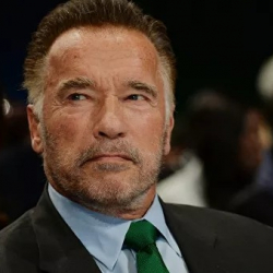 СҮРӨТ+ВИДЕО-Шварценеггер Россиянын ири компаниясын сотко берди