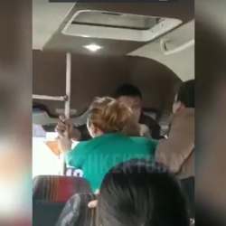 ВИДЕО- №185 маршруттук каттамдын айдоочусу аялды колундагы ымыркайы менен  маршруттан кууп чыкты