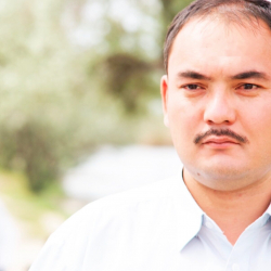 Жеңишбек Жумакадыр: Аялга: 24 саат бою сени ойлодум десең, калган убакытта кимди ойлодуң дейт