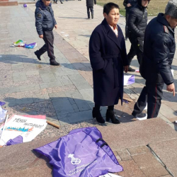 ВИДЕО-“Бир бол” партиясынын лидери Алтынбек Сулайманов, кечээги ак калпакчандардын бир тал чачы эмес, бир кирпигин түшүргөнгө сиздин акыңыз жок!