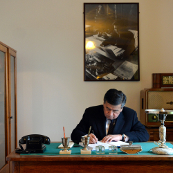 Сооронбай Жээнбеков посетил музей Исхака Раззакова в городе Исфана