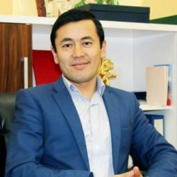 Нуржигит Кадырбеков: 8-март маанайы жарык күн болчу