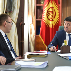 Абылгазиев валюта рыногундагы кырдаал боюнча кеңешме өткөрдү