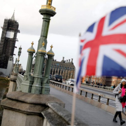 КРнын Лондондогу Элчилиги окуп жаткан кыргыз окуучулардын ата-энелерине чукул билдирүү жасады