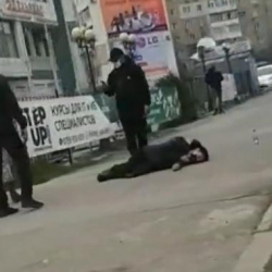 ВИДЕО - Балбак Түлөбаев Бишкектен жерге кулаган бет капчан жигит тууралуу чукул билдирүү жасады