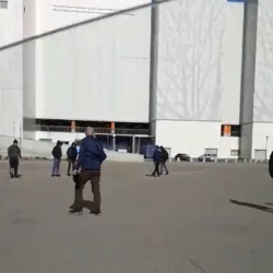 ВИДЕО- “Коронавирус по барабану”: Москвадагы кыргыздар чүкө ойноп жатышат