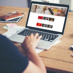 Кыргыз Өкмөтү: Өзгөчө абалдан улам мамлекеттик кызматкерлер үйдөн иштөөгө өттү