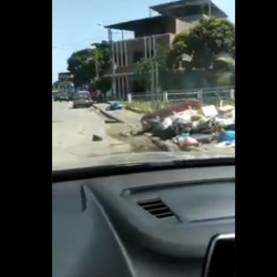 ВИДЕО-Эквадордо коронавирустан каза болгон адамдарды көчөгө ыргытышууда