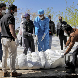 АКШ коронавирустан өлгөндөрдүн саны боюнча Италияны “кууп бара жатат”