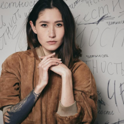 ВИДЕО - Атамбаевдин кызы Алия атасын жолдоп 