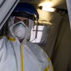 ФОТО - Коронавирус: полтора миллиона заболевших, скачок смертности в США и Британии