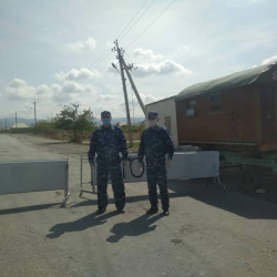 Баткен облусунун чек арага чектеш аймактарында милиция кызматкерлер тарабынан короновирус илдетин алдын алуу боюнча иштерди жүргүзүшүүдө