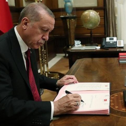 Эрдоган коронавирус жуктурган Борис Жонсонго кат жазды