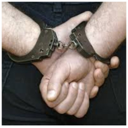 ВИДЕО-Экс-депутат коронавирус фобиясынан улам ресторанда ызы-чуу салды